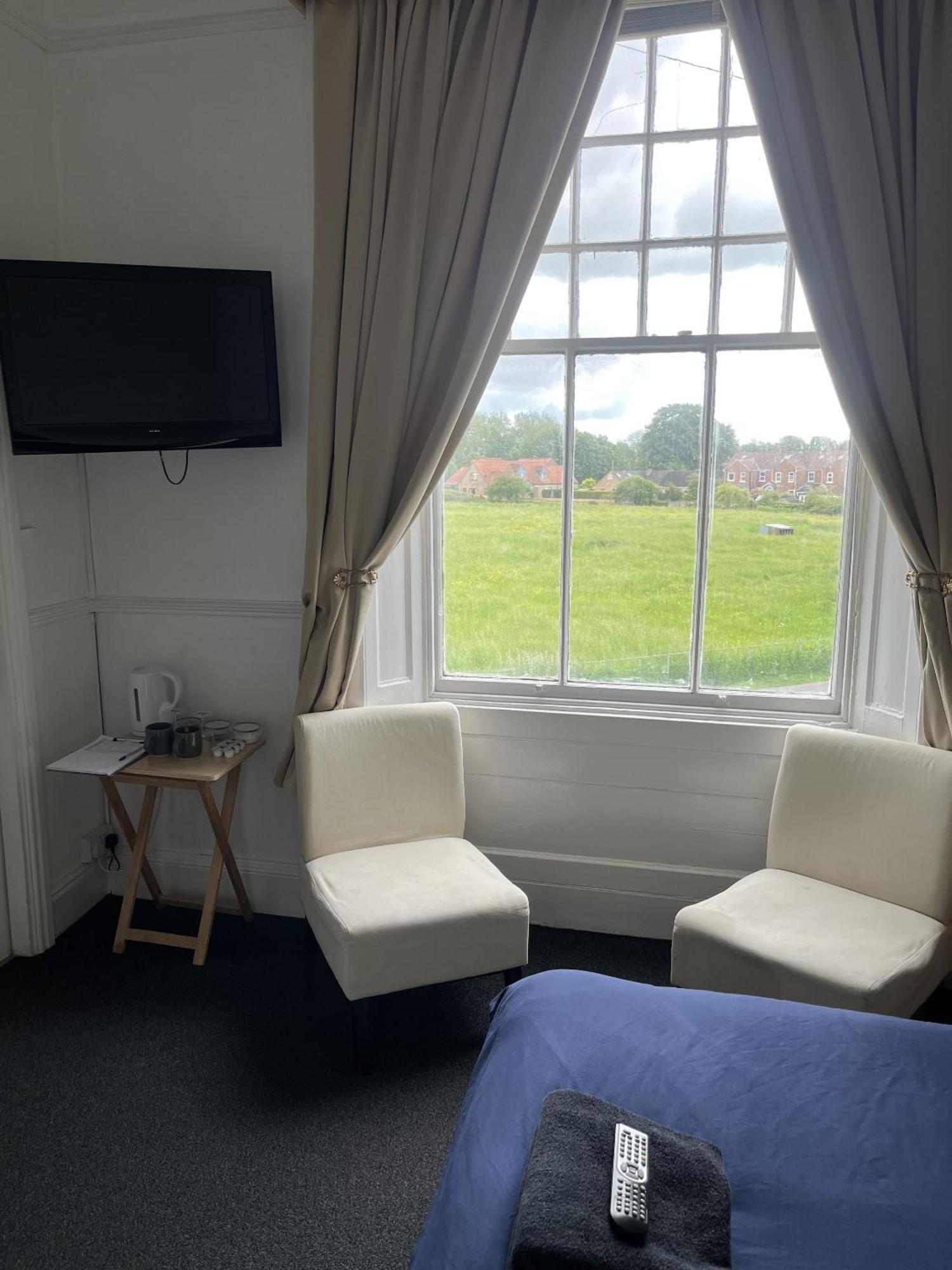 Beverley Budget Inn Room photo