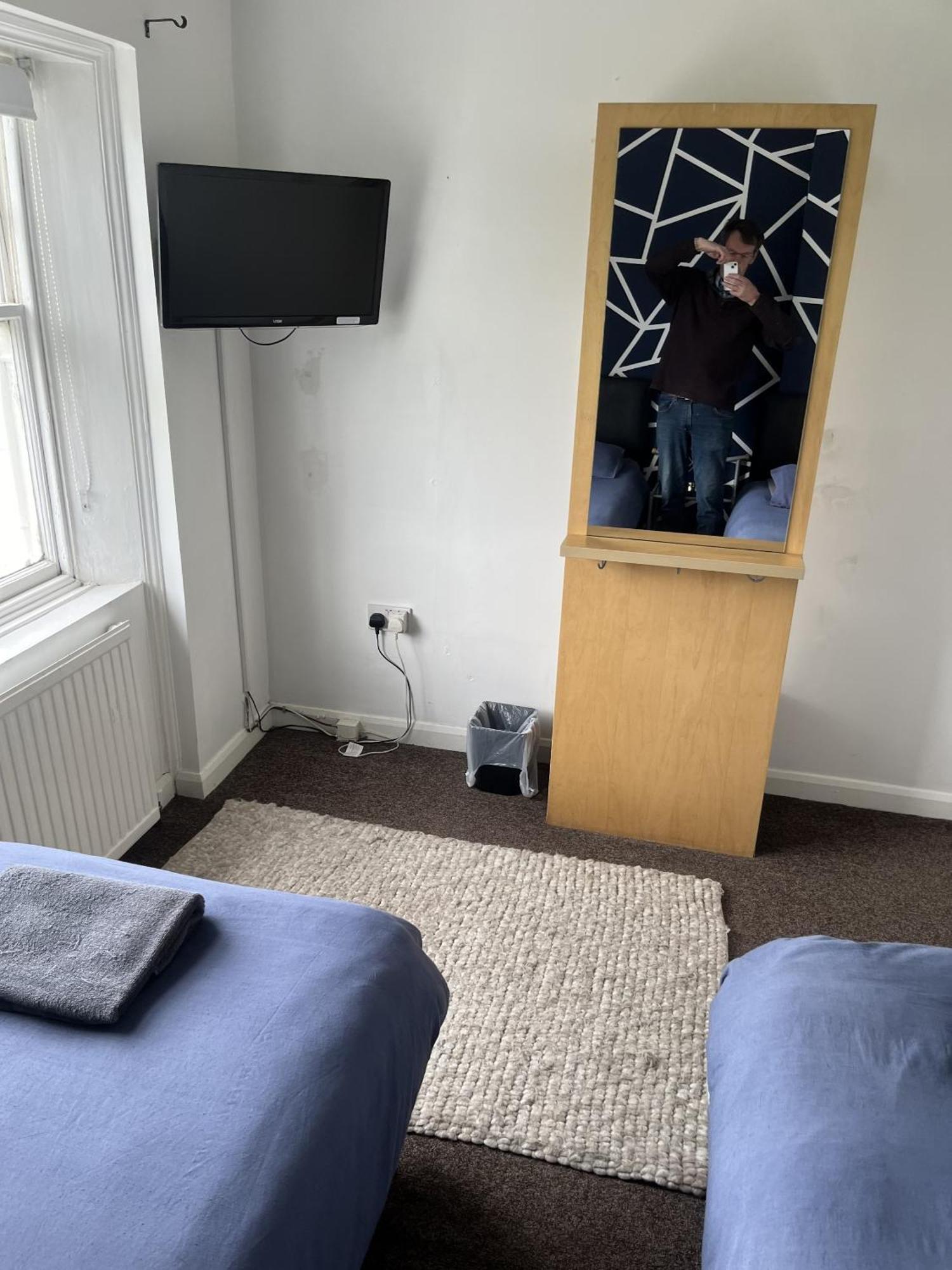 Beverley Budget Inn Room photo