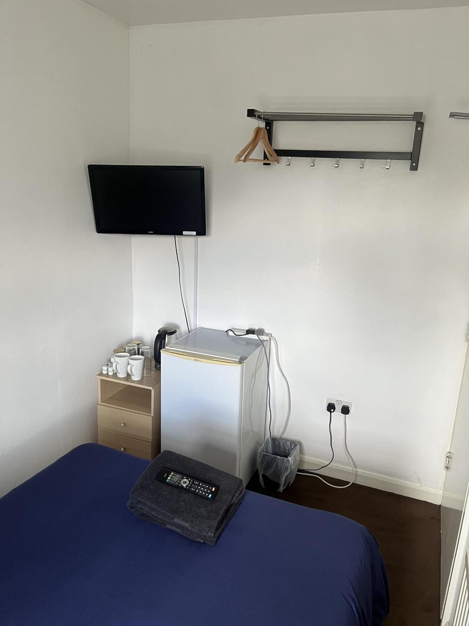 Beverley Budget Inn Room photo